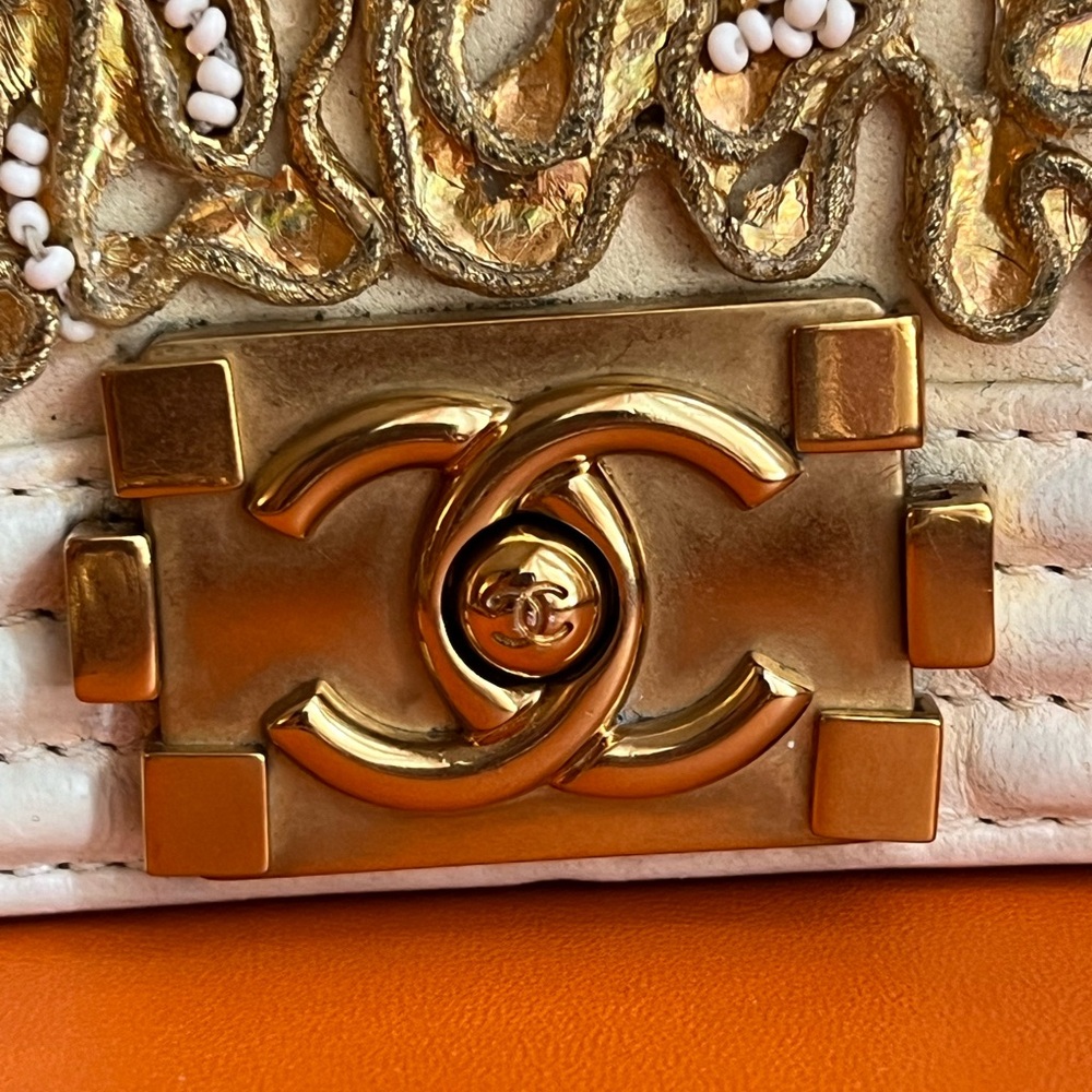 Chanel Versailles Gold and white embroidered mini boy - Picture 11 of 15